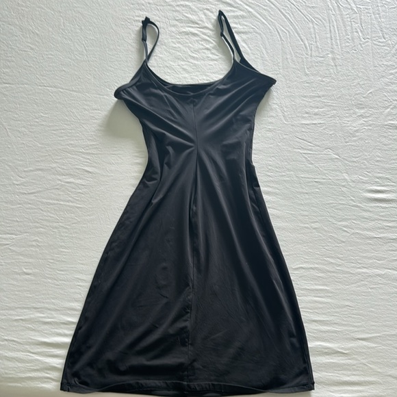 SKIMS Fits Everybody Slip Dress - Picture 5 of 5